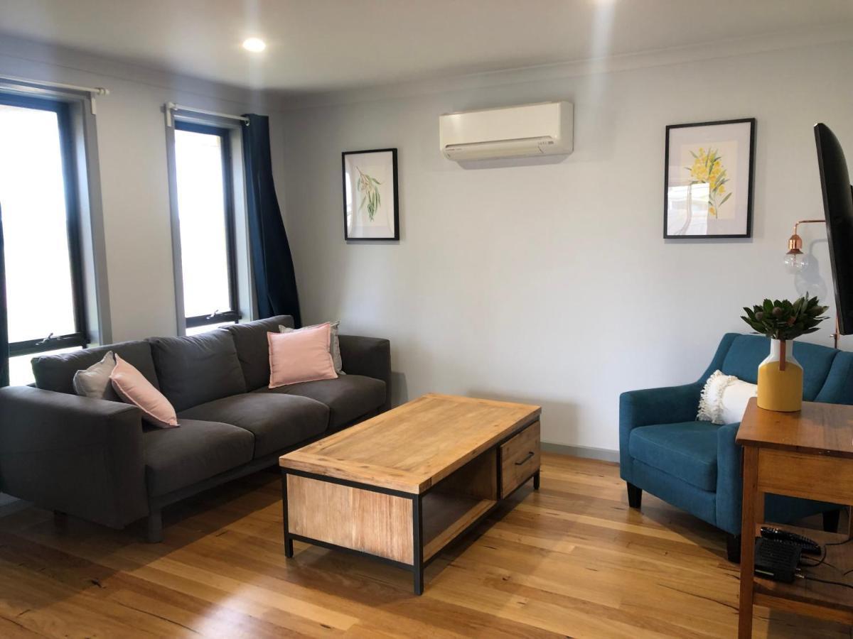 The Weekender Apartment Peterborough Bagian luar foto